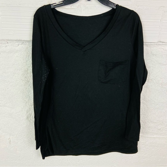 Tops - Unbranded Black V-Neck Long Sleeve pocket Top size large